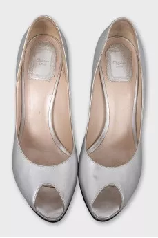 Silver leather open-toe shoes