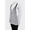 Loose-fitting top with a print