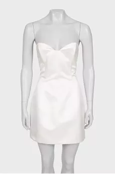 White mini dress with an open top