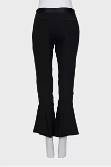 Cropped trousers decorated with sequins