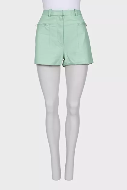 Leather shorts with pockets