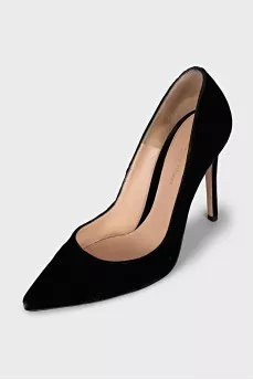 Black velvet pumps