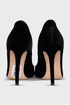 Black velvet pumps