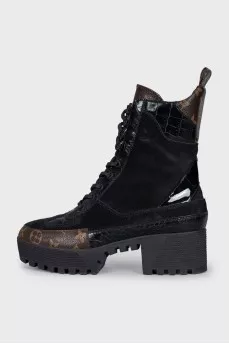 Suede lace-up boots with print