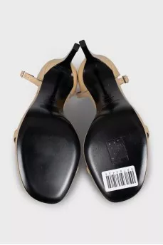 Patent leather sandals with heels
