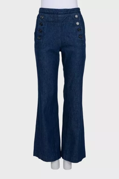 Blue straight jeans decorated with buttons