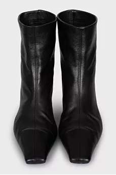 Leather ankle boots with a square toe heel