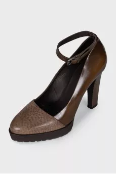Brown shoes with a strap