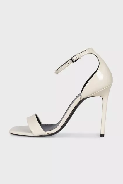 Patent leather sandals in white