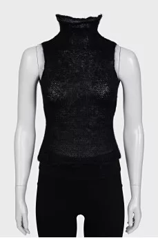 Knitted top with a collar