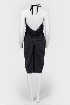 Dress with an open back with a zipper