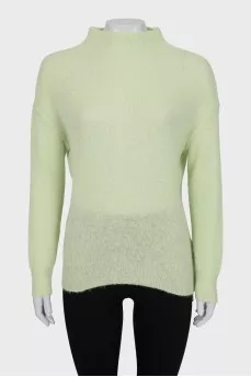 Sweater with a side slit