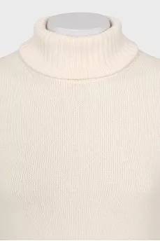 White turtleneck sweater