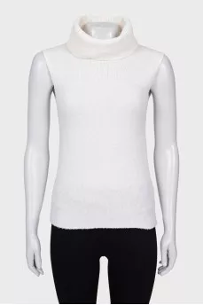 Sleeveless turtleneck sweater
