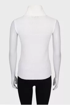 Sleeveless turtleneck sweater