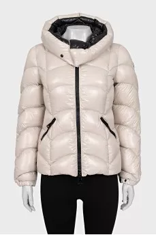 White fitted down jacket with a zipper