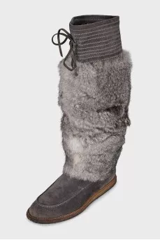 Gray fur and suede boots