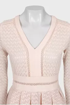 Fitted dress with a zipper at the back