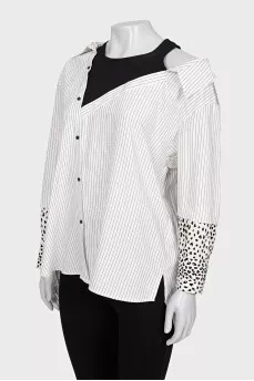Loose blouse with contrasting cuffs