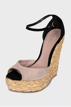 Sandals with chunky weave
