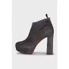 Suede ankle boots with no heel closure