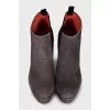 Suede ankle boots with no heel closure