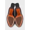 Suede ankle boots with no heel closure