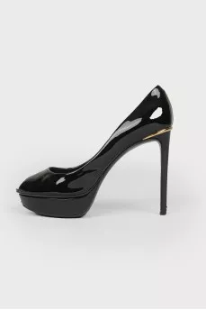 Open toecap patent leather heels