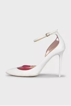 Leather shoes with pink inserts