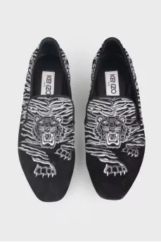 Men's loafers with gray embroidery