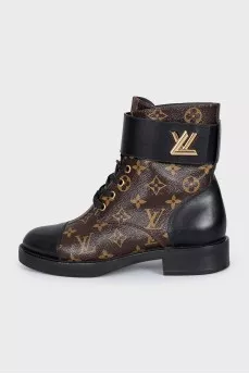 Wonderland print leather boots