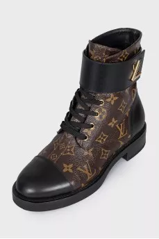 Wonderland print leather boots