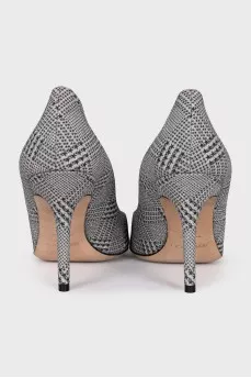 Love pumps