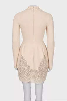 Fitted dress with lace trim