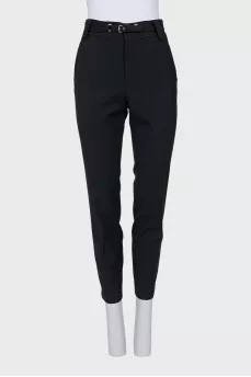 Tapered trousers with a belt