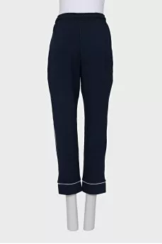 Cropped blue trousers