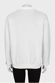 White jumper with a contrasting print