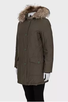 Straight-cut parka decorated with fur