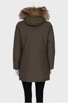 Straight-cut parka decorated with fur
