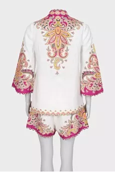Suit with shorts with tag