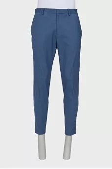 Men's cropped trousers with creases