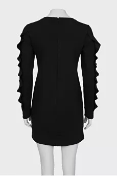 Fitted dress with decorated sleeves