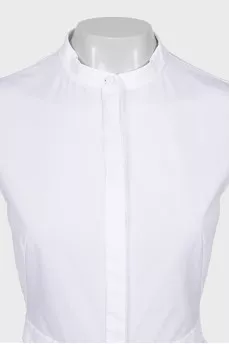 Fitted sleeveless blouse