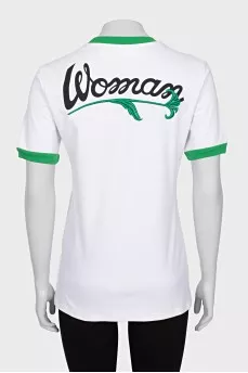 White T-shirt with a contrast collar