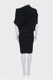 Черное ассиметричное платье миди