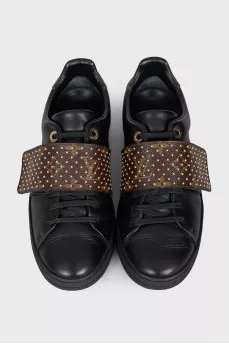 Leather sneakers with laces and Velcro