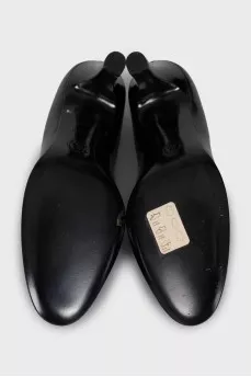 Black patent leather shoes