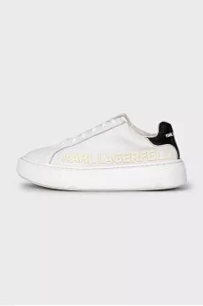White sneakers with a contrasting heel
