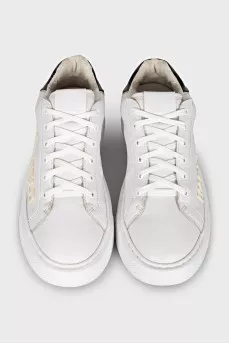 White sneakers with a contrasting heel