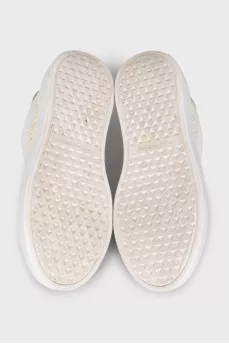 White sneakers with a contrasting heel